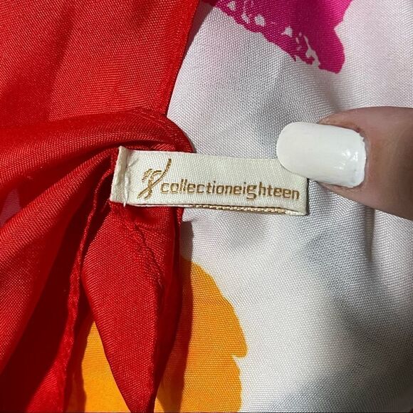 CollectionEighteen floral square scarf - Picture 3 of 4